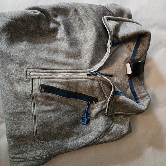 The North Face Women's sweater - Picture 14 of 14